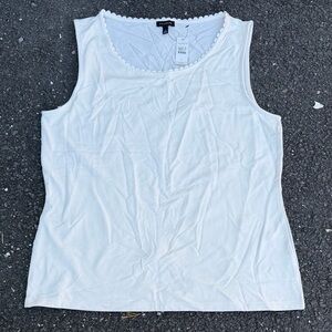 Talbots NWT! Cream Scalloped Scoop Neck Tank